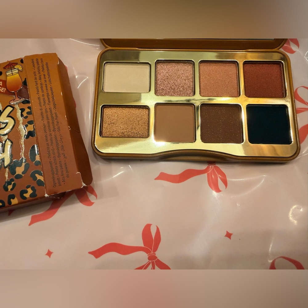 Too Faces NIB Kitty Likes To Scratch Eyeshadow Palette - Picture 6 of 6